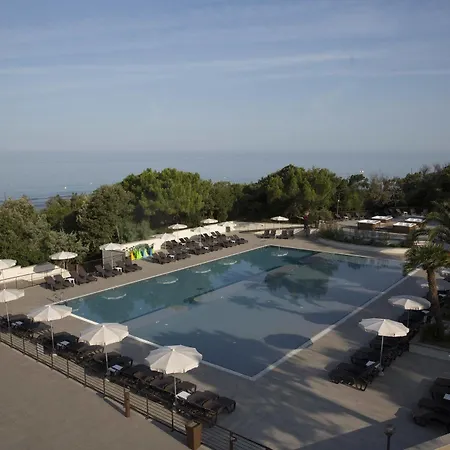 Paradu Ecovillage & Resort
